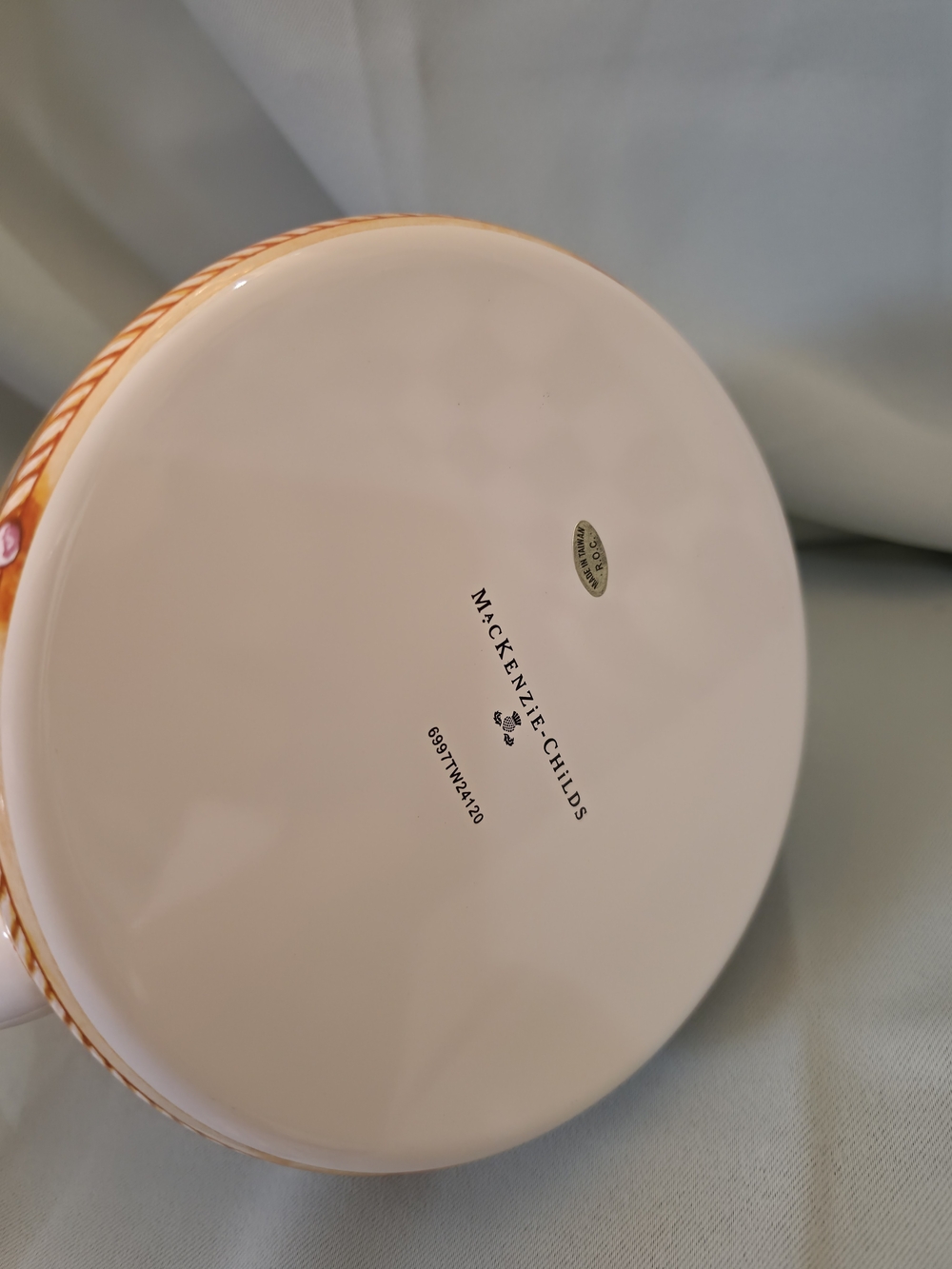 Mackenzie Queen Bee Tea Kettle - Picture 4 of 7